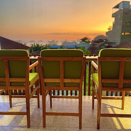 Puu Pau Hotel & Coffee Shop Labuan Bajo Bagian luar foto