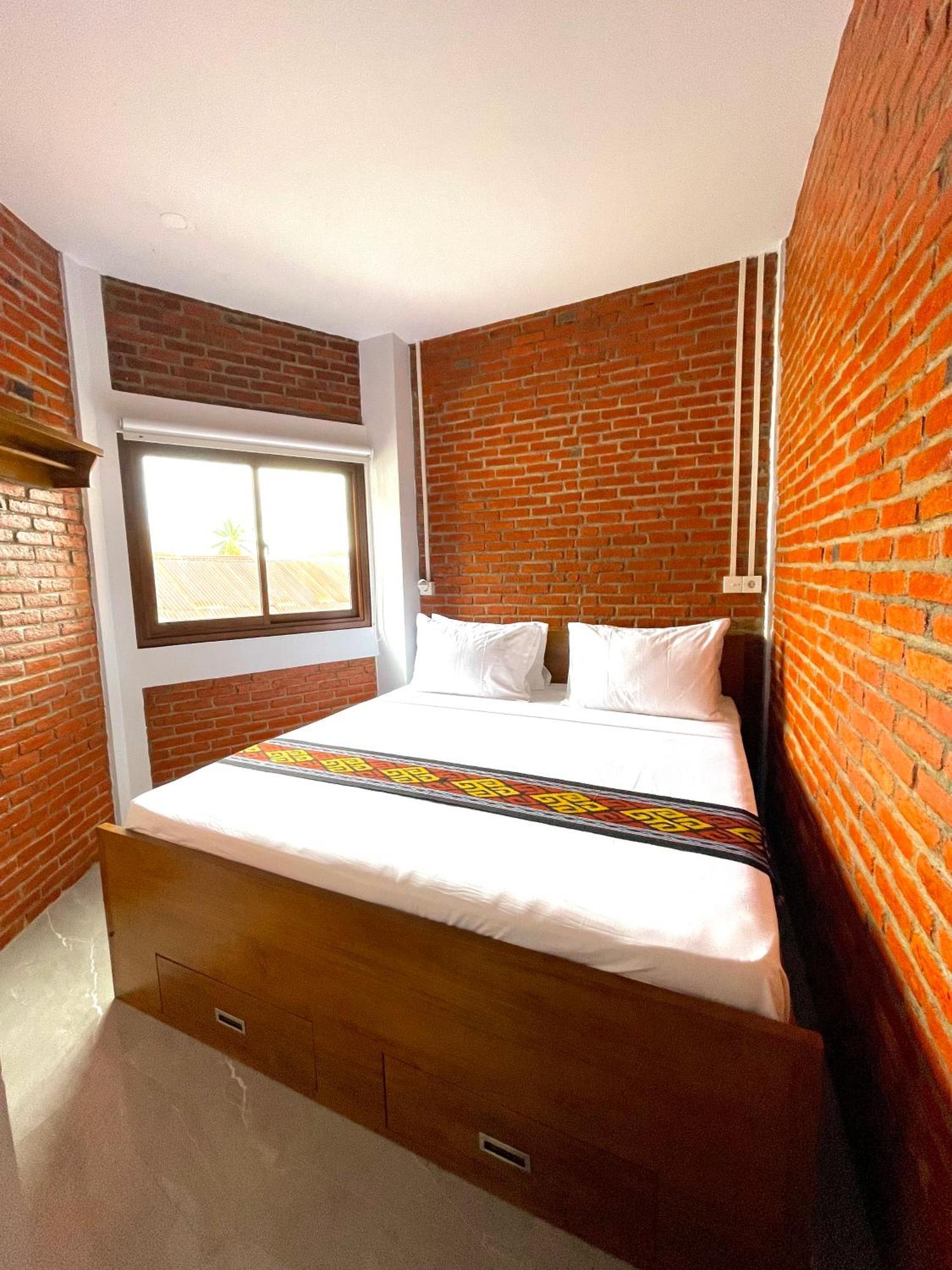 Puu Pau Hotel & Coffee Shop Labuan Bajo Bagian luar foto