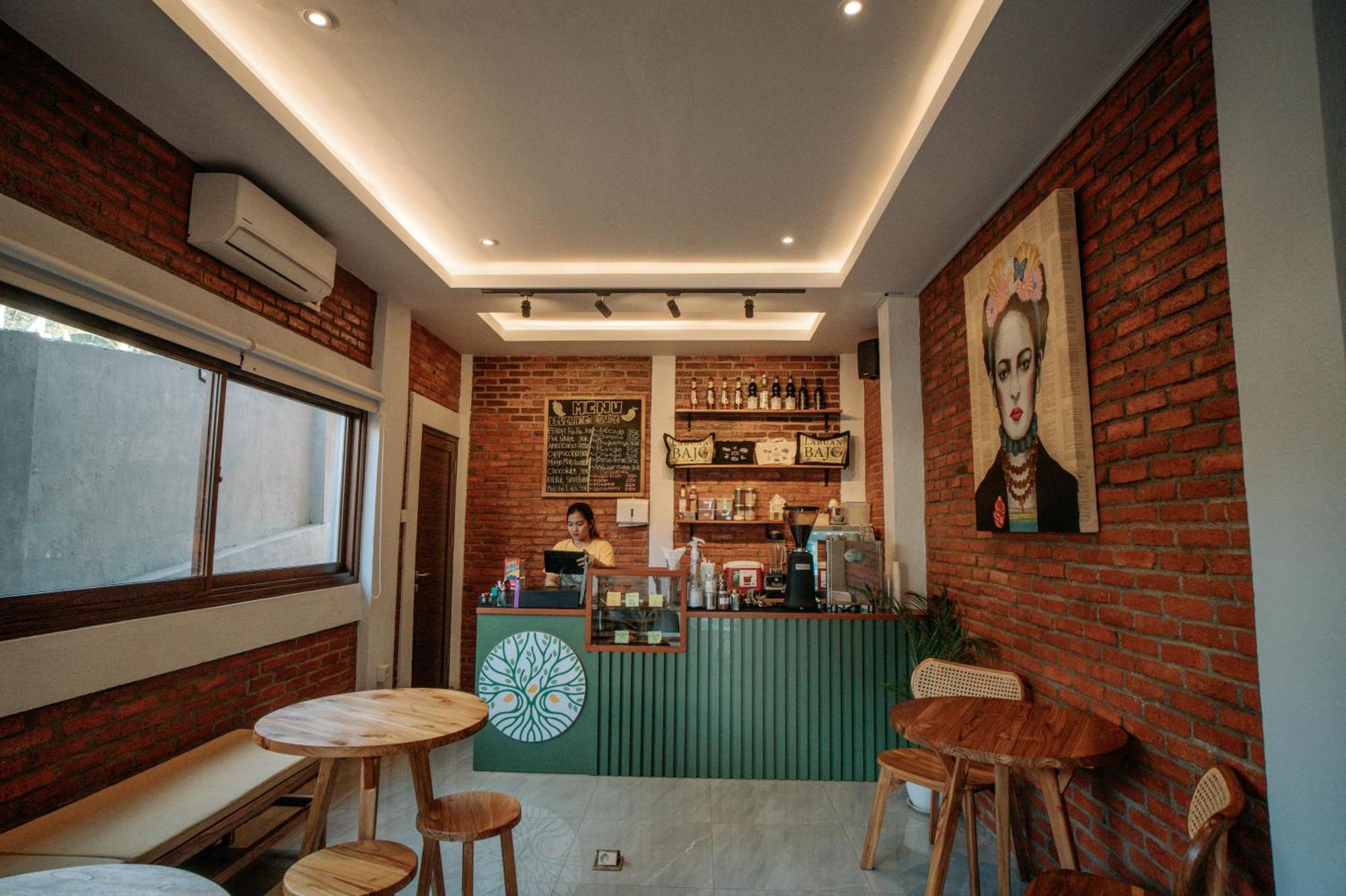 Puu Pau Hotel & Coffee Shop Labuan Bajo Bagian luar foto